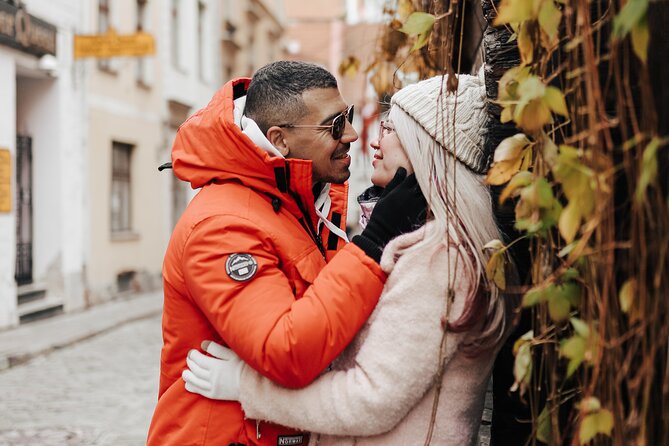 1H Private Photoshoot in Old Town of Riga - Bastejkalna Park changes the mood