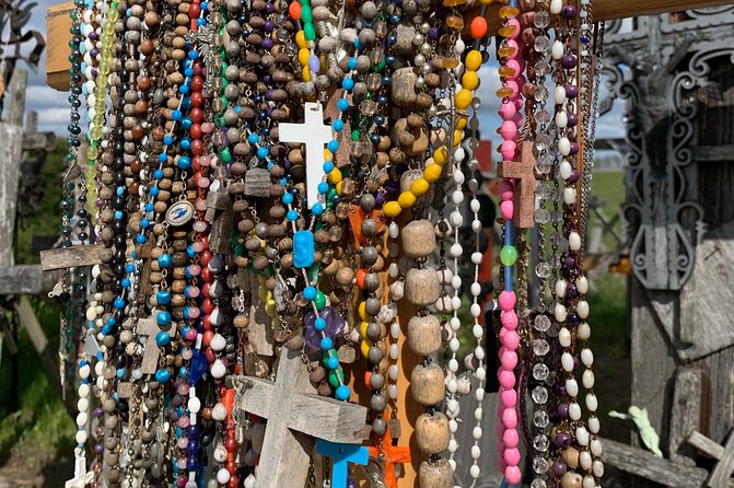 5,5 Hour Small Group Tour to Hill of Crosses from Riga - What the guides add to the value