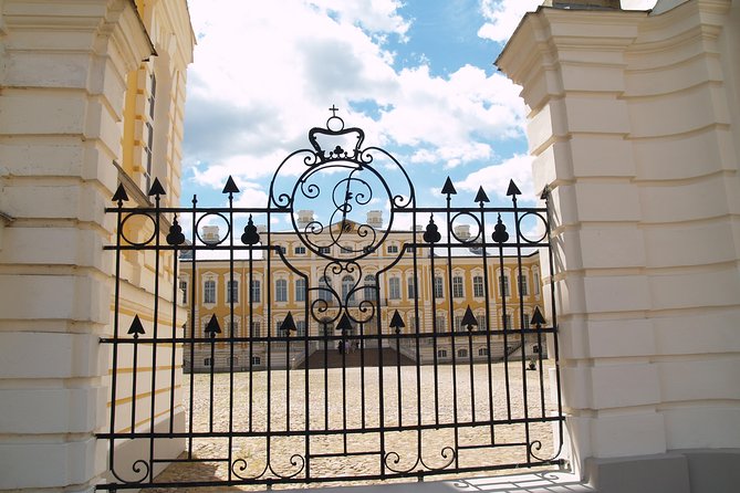 Group Day trip to Rundale Palace, Hill of Crosses & Bauska Castle - My recommendation