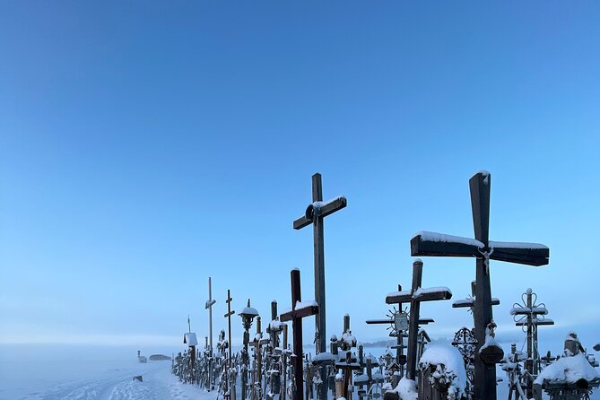 Hill of Crosses and Jelgava Gems Tour - 2 countries in 1 day - One hour at Kryžių Kalnas