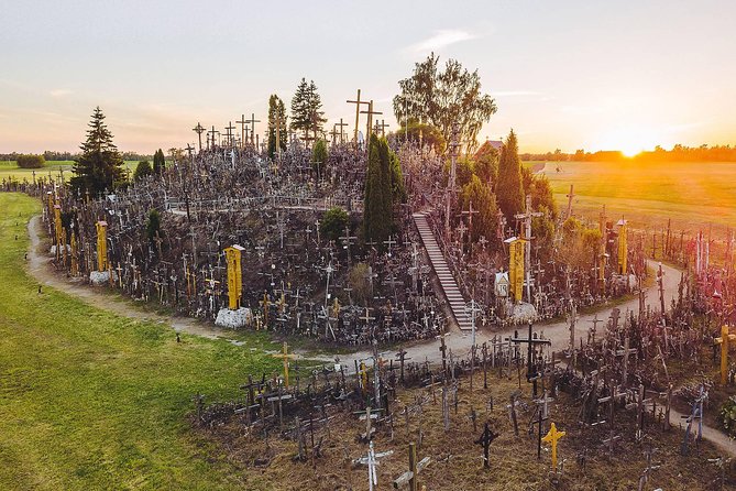Hill of Crosses & Rundale Palace Tour - Seven hours requires sensible expectations