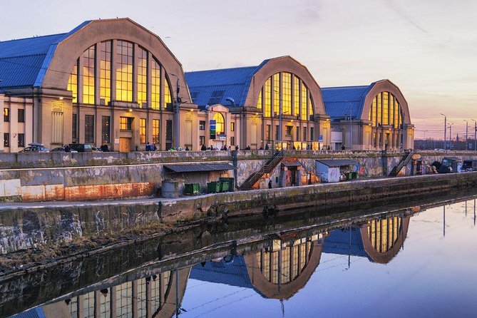 Private grand Riga city tour - Livu Square and Riga’s vanished river
