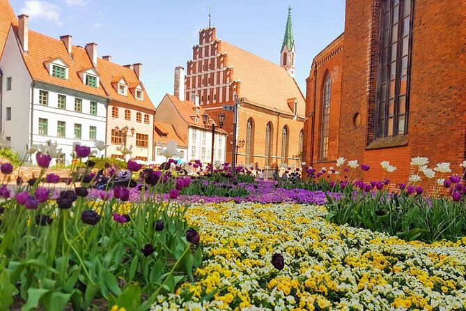 Private Riga Old Town Walking Tour - What the private format adds
