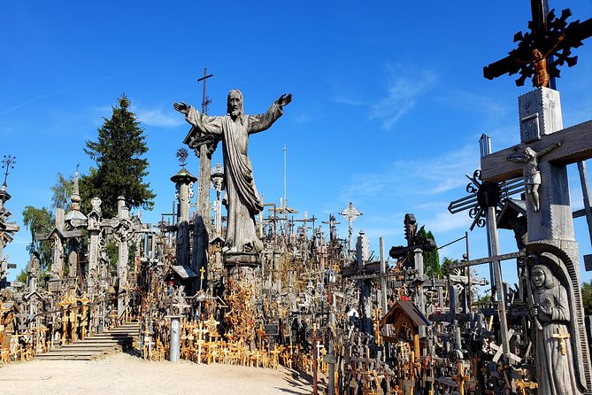 Private trip - Hill of Crosses / 2 countries in 1 day - Who should book this outing