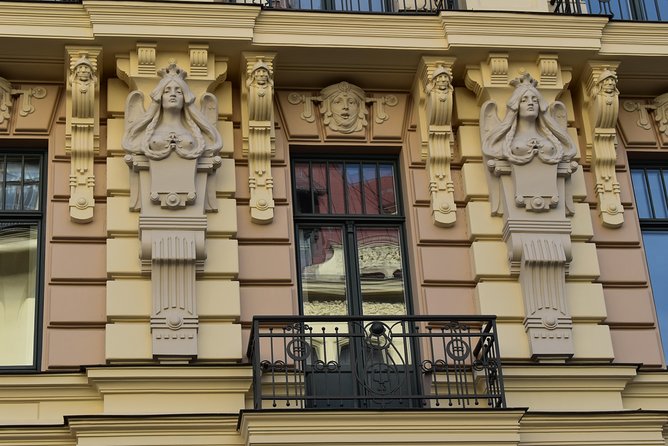 Riga Art Nouveau walking tour - Guides who make the difference