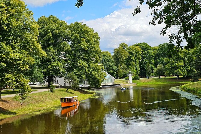 Riga: Evening or Sunset Boat Tour with Drink and Audio Guide - How useful is the audio guide?
