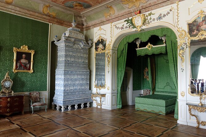 Riga: Hill of Crosses & Guided Rundale Palace with Bauska Castle - Lunch after the palace