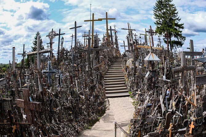 Riga: Hill of Crosses & Guided Rundale Palace with Bauska Castle - Bauska Castle and the medieval tower