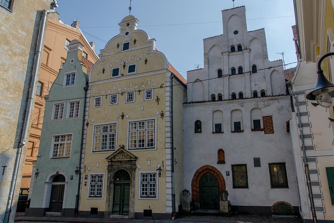 Riga Old Town walking tour - Town Hall Square sets the scene