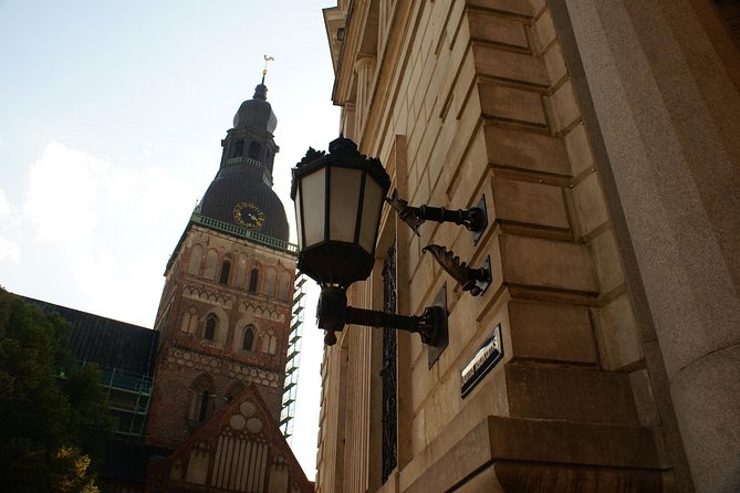 Riga Old Town Walking Tour in a Small Group - Why the guide can make or break the walk