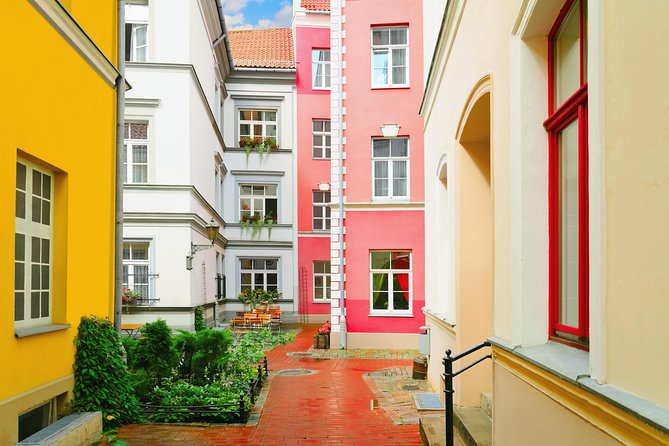 Riga Private Walking Tour - Starting at Town Hall Square and the House of the Black Heads