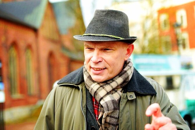 Riga Sightseeing Tour for First Time Visitors - Latgale Suburb and the Academy of Sciences