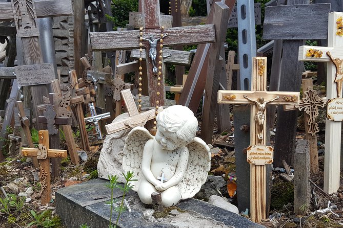 Tour from Riga - Vilnius via Bauska, Rundale, The Hill of Crosses - What the driver-guide adds to the day